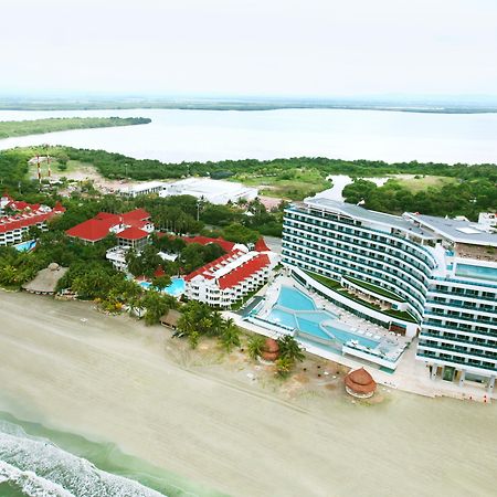Hotel Las Americas Casa De Playa Cartagena ภายนอก รูปภาพ Aerial view of the resort