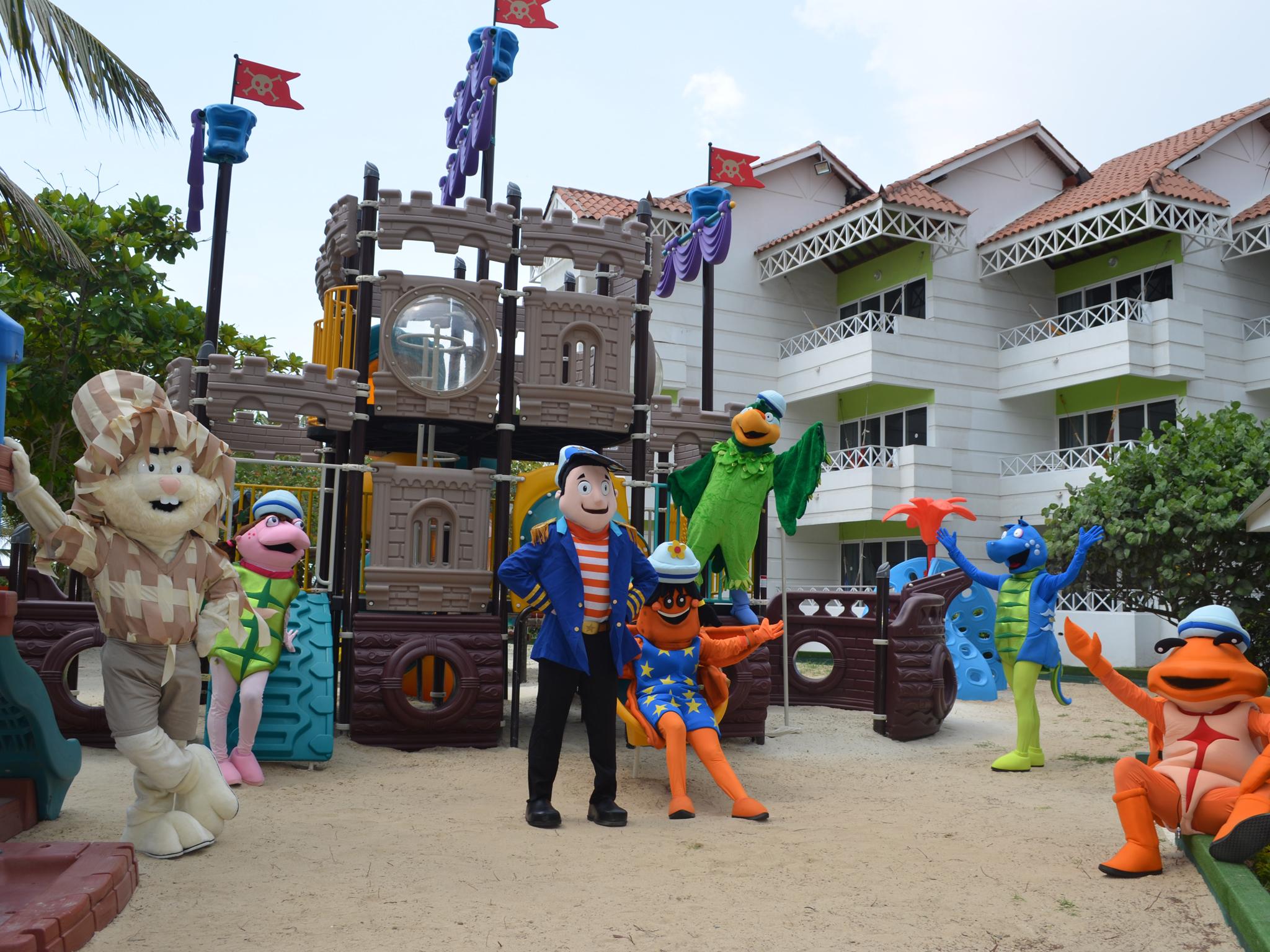 Hotel Las Americas Casa De Playa Cartagena ภายนอก รูปภาพ Characters from the series at Legoland Malaysia Resort