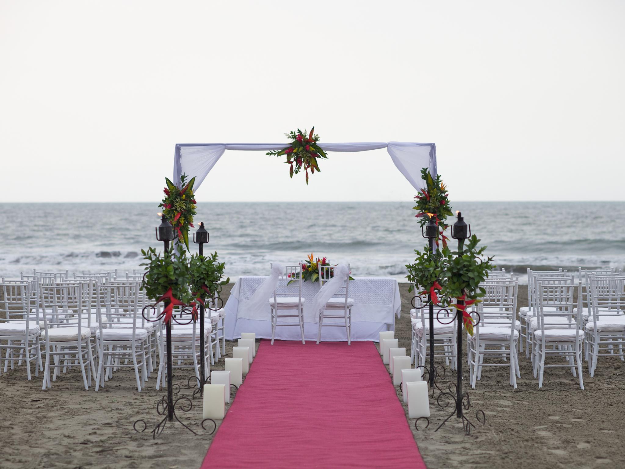 Hotel Las Americas Casa De Playa Cartagena ภายนอก รูปภาพ A beach wedding in Acapulco, Mexico
