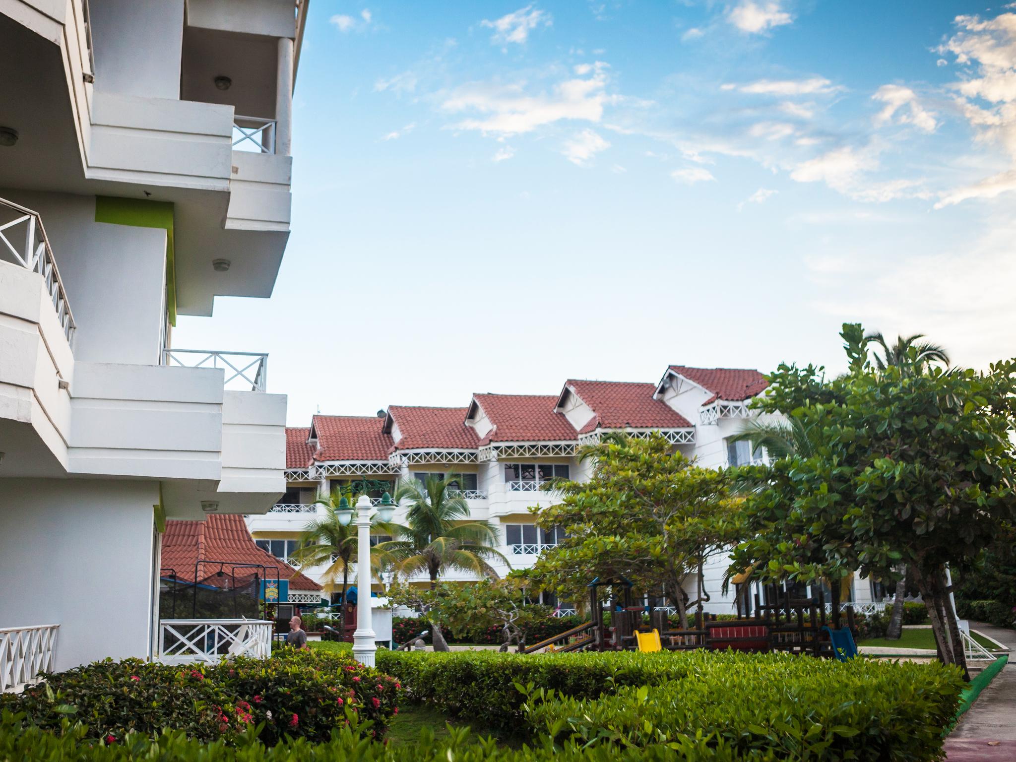 Hotel Las Americas Casa De Playa Cartagena ภายนอก รูปภาพ The Village