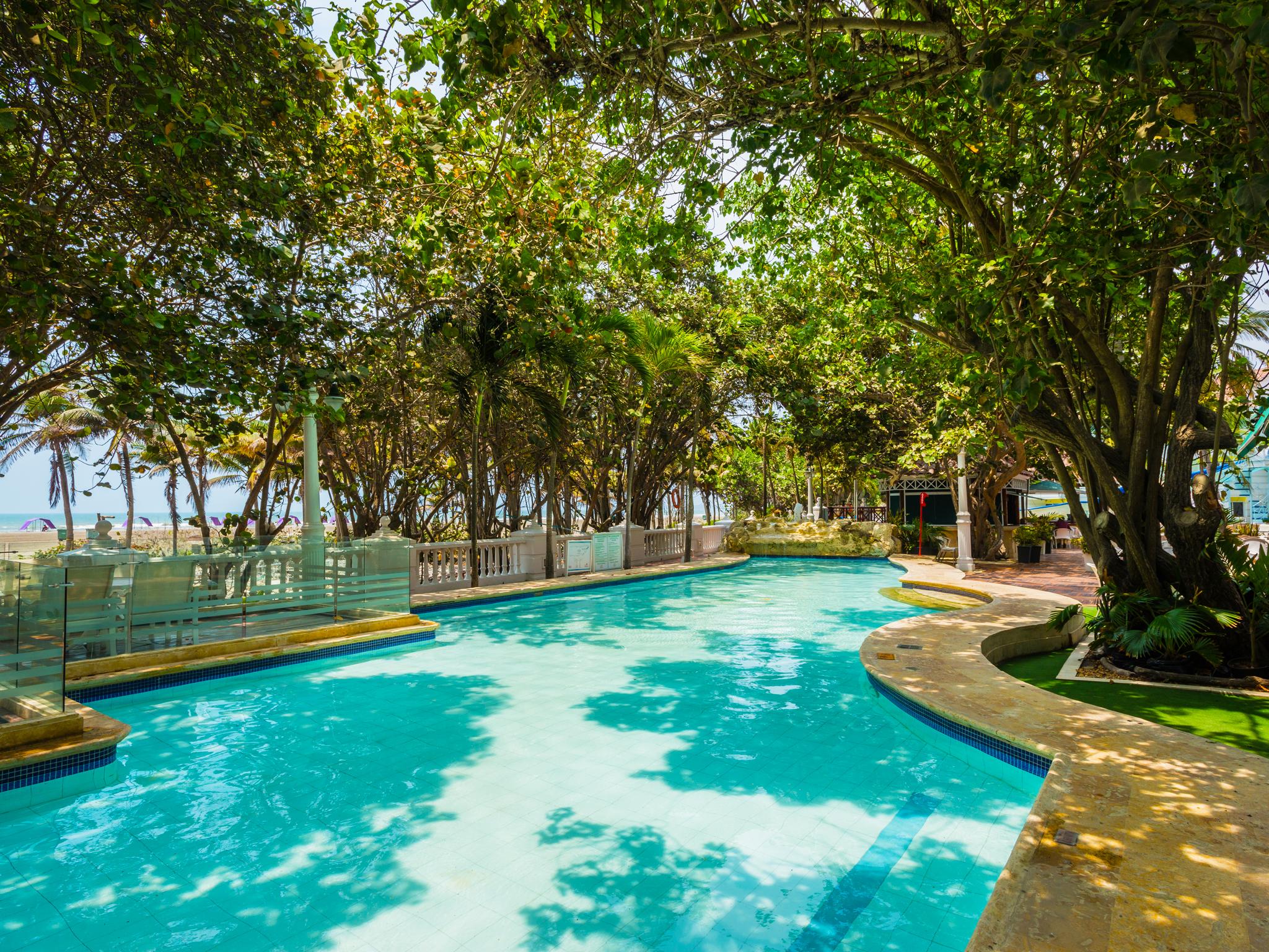 Hotel Las Americas Casa De Playa Cartagena ภายนอก รูปภาพ The swimming pool at the hotel