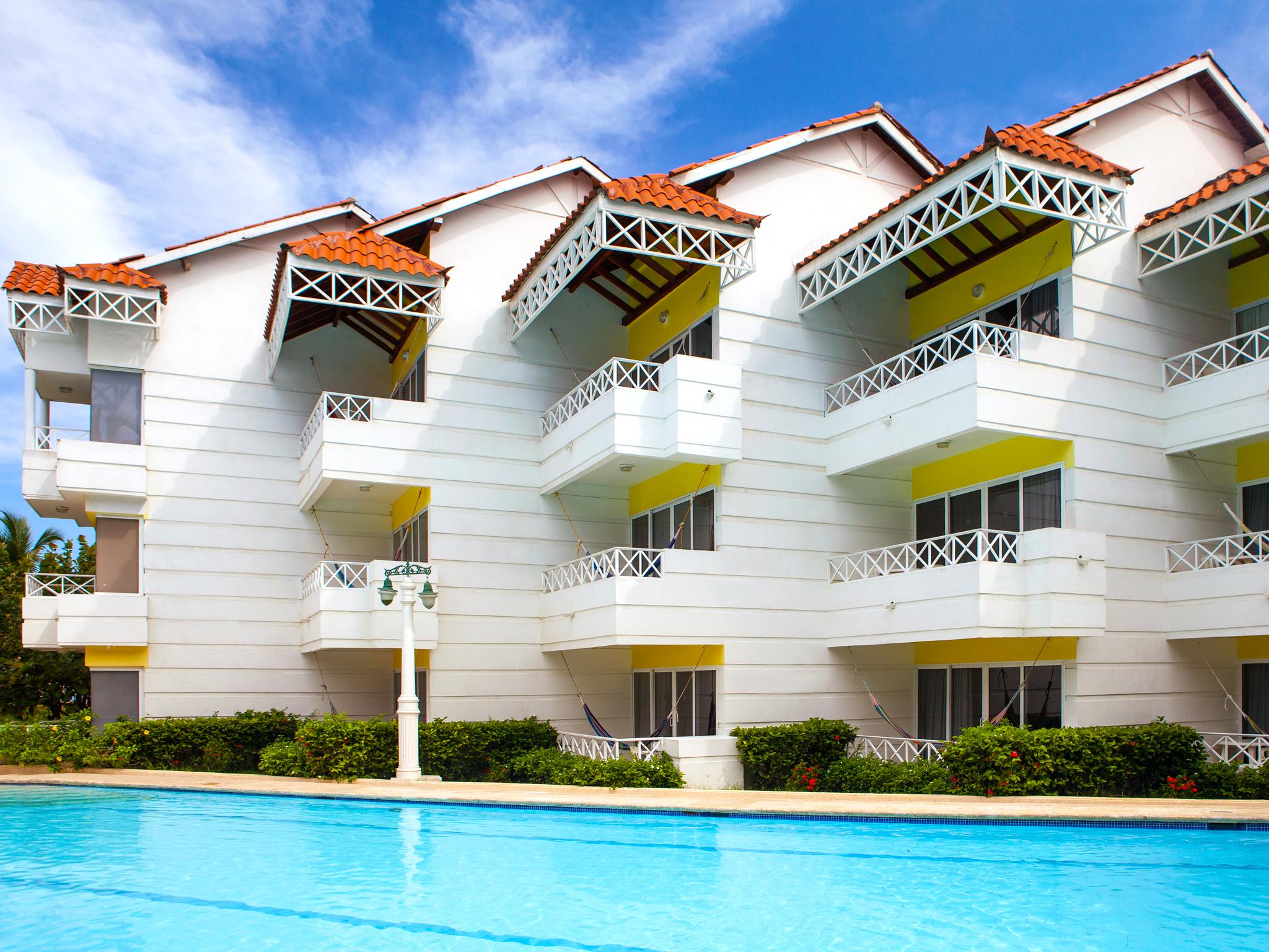 Hotel Las Americas Casa De Playa Cartagena ภายนอก รูปภาพ Club Med Phuket