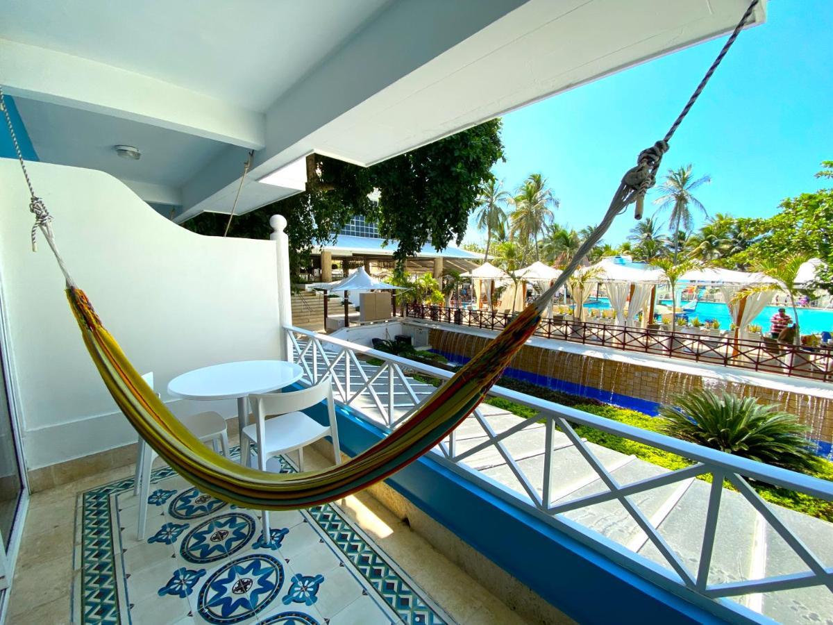 Hotel Las Americas Casa De Playa Cartagena ภายนอก รูปภาพ Hammock on a balcony