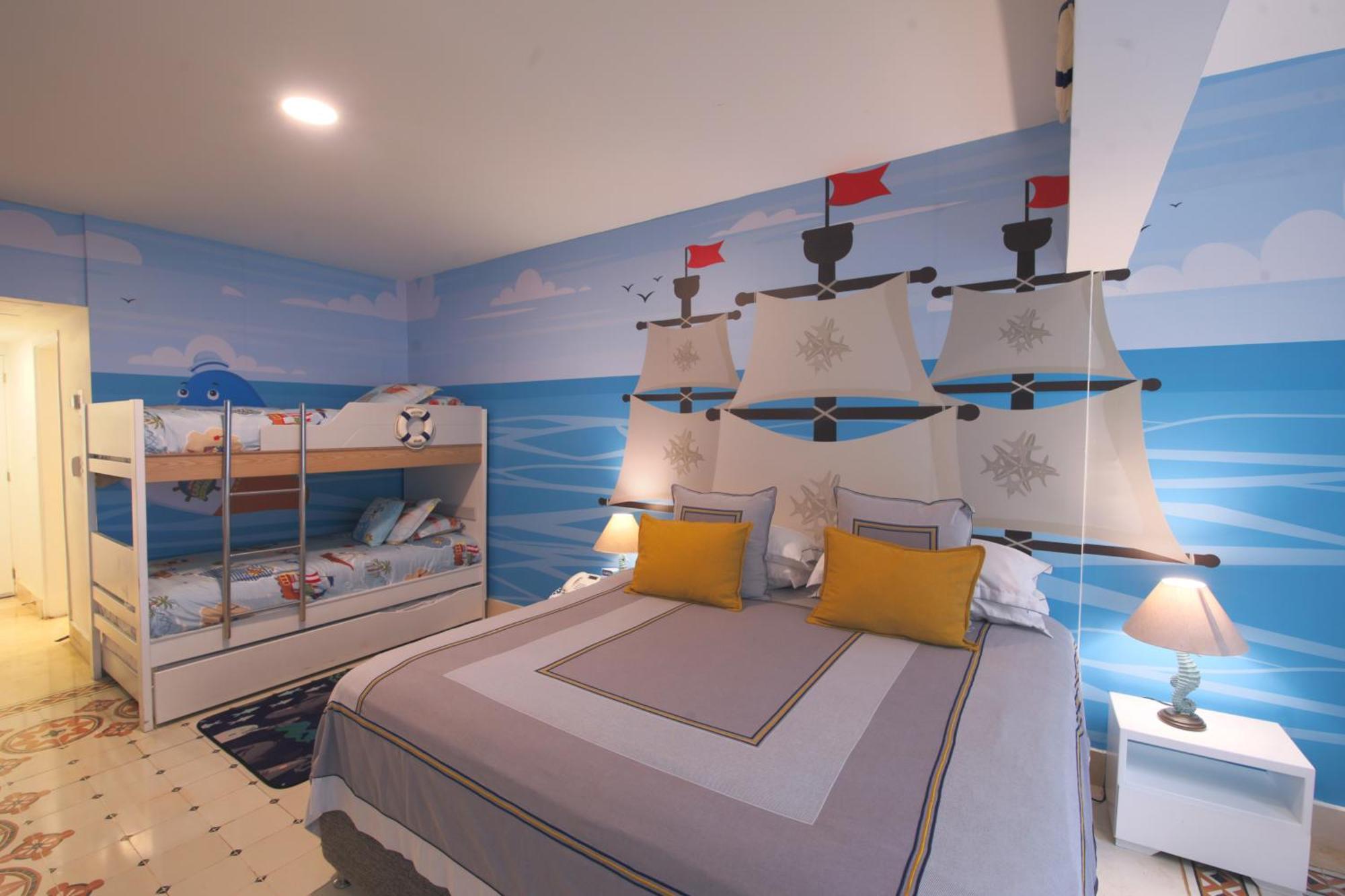 Hotel Las Americas Casa De Playa Cartagena ภายนอก รูปภาพ A bedroom with a nautical theme